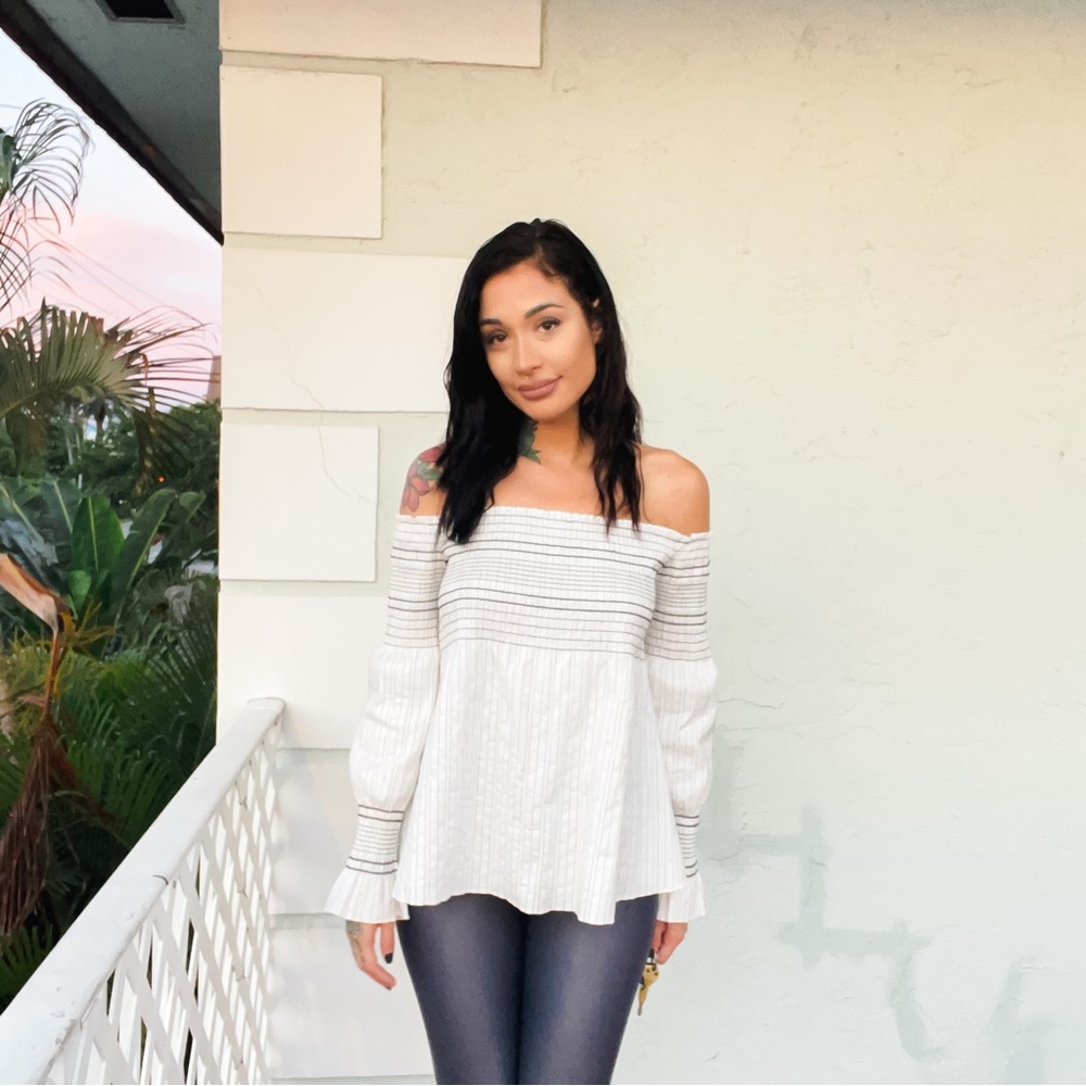 Off Shoulder Internix Top